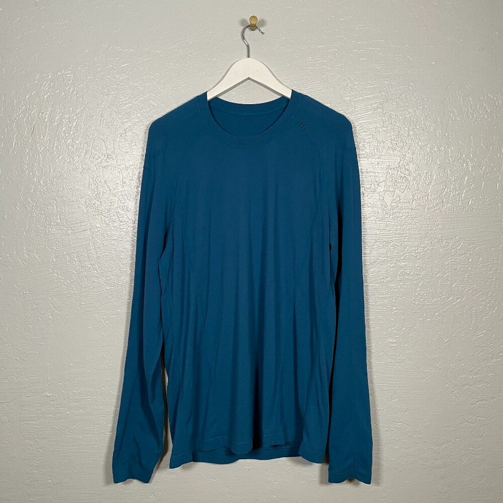 Lululemon Men L Blue Long Sleeve Shirt Octagon Logo Stretch Soft Knit Athletic